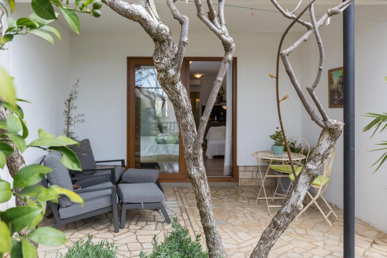 Apartments Zomzi Porec Exterior photo