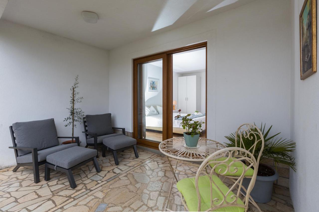 Apartments Zomzi Porec Exterior photo