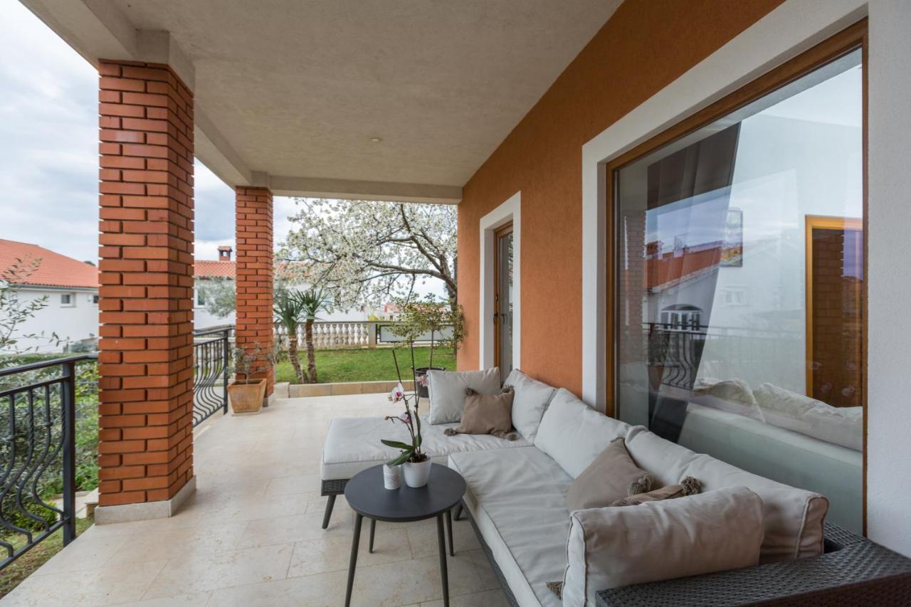 Apartments Zomzi Porec Exterior photo