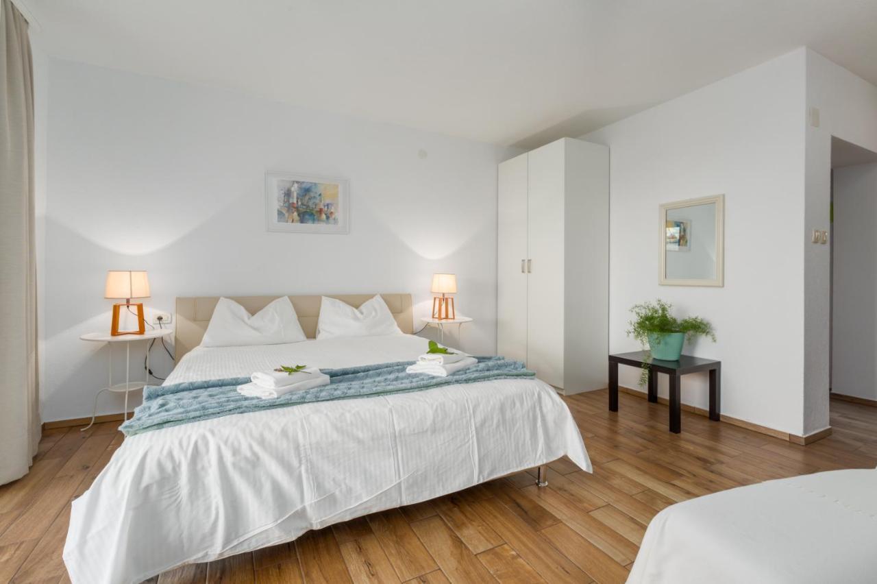 Apartments Zomzi Porec Exterior photo