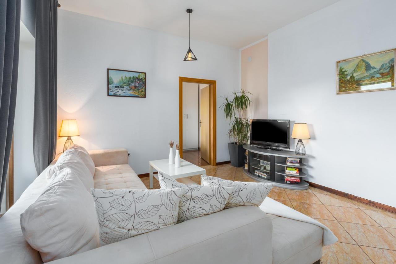 Apartments Zomzi Porec Exterior photo