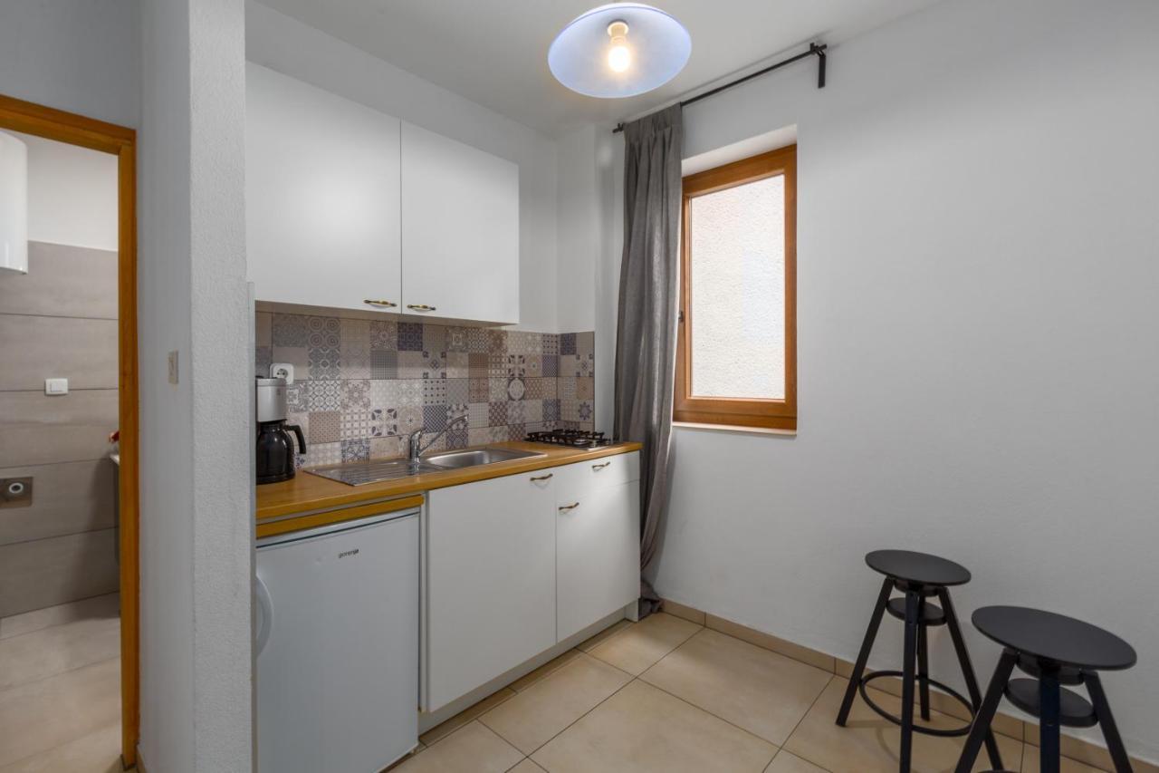 Apartments Zomzi Porec Exterior photo