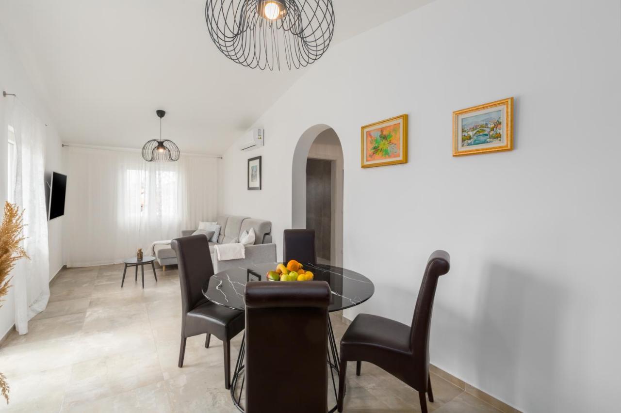 Apartments Zomzi Porec Exterior photo