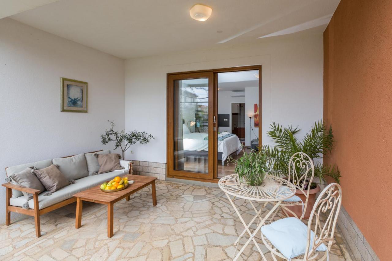 Apartments Zomzi Porec Exterior photo