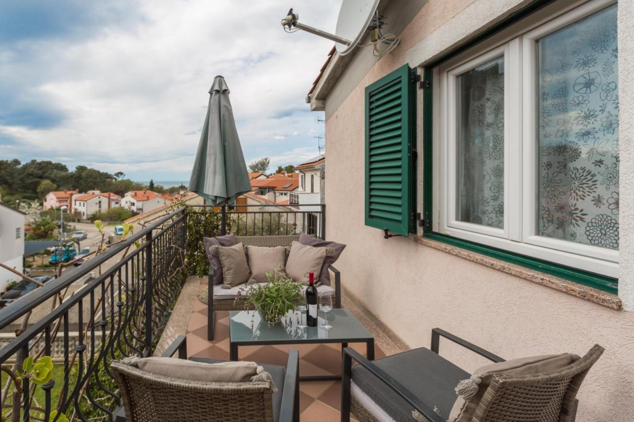Apartments Zomzi Porec Exterior photo