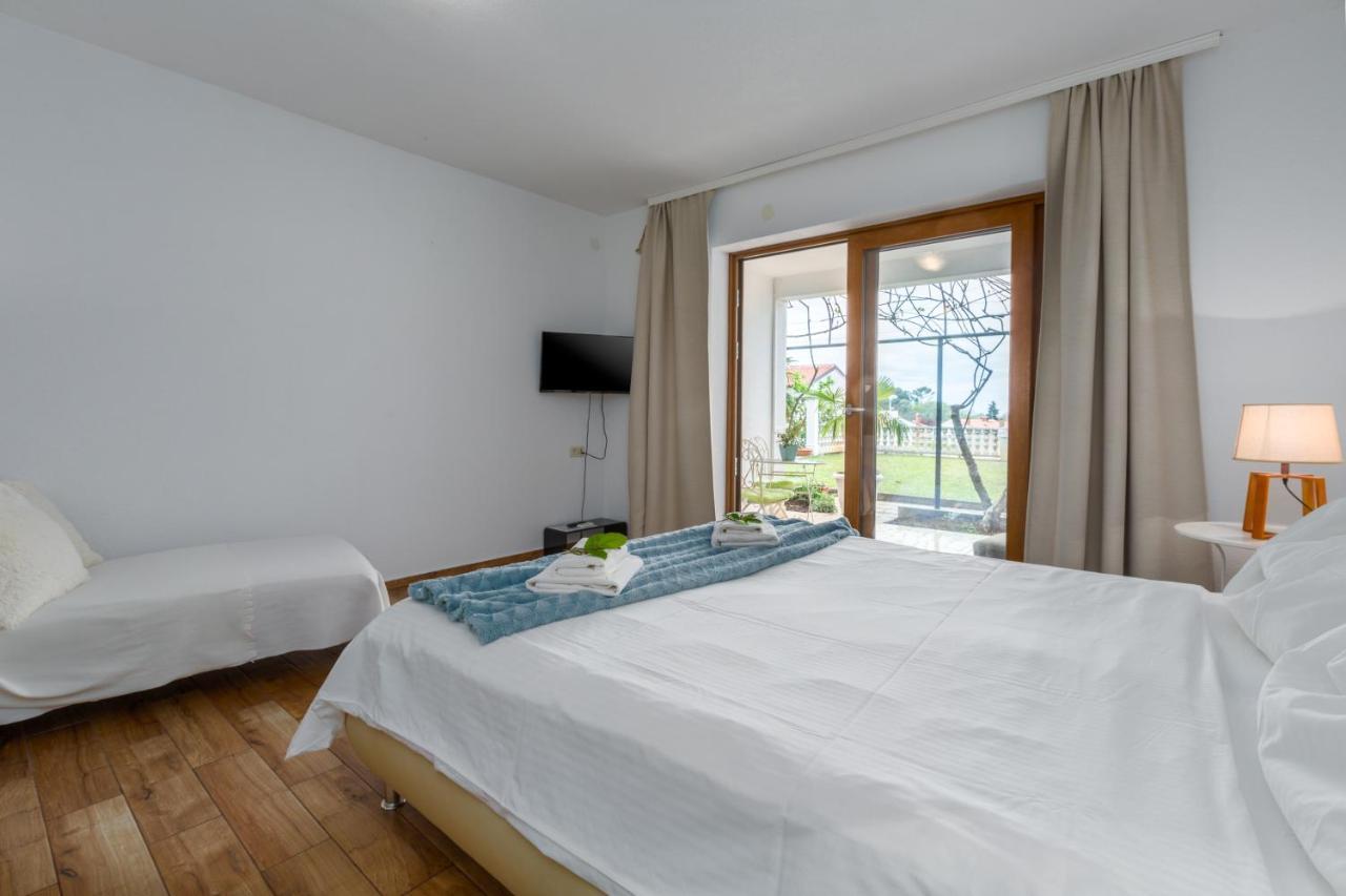 Apartments Zomzi Porec Exterior photo