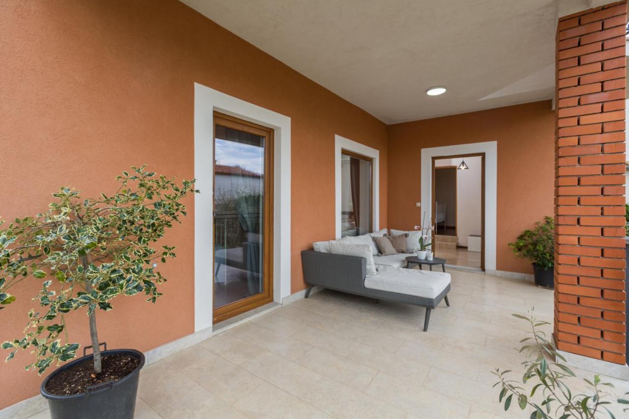 Apartments Zomzi Porec Exterior photo