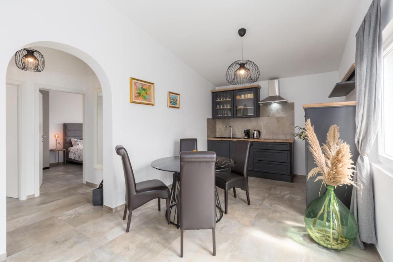 Apartments Zomzi Porec Exterior photo
