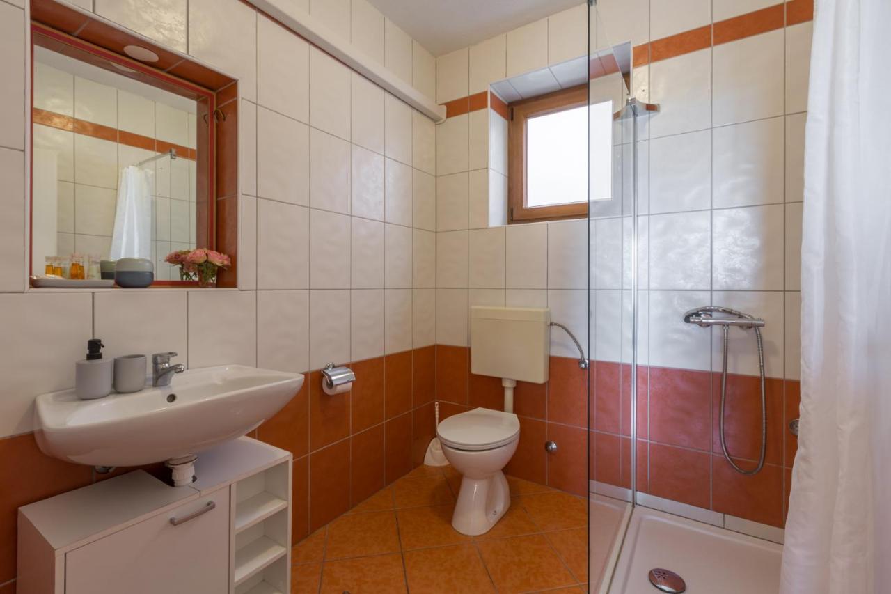 Apartments Zomzi Porec Exterior photo