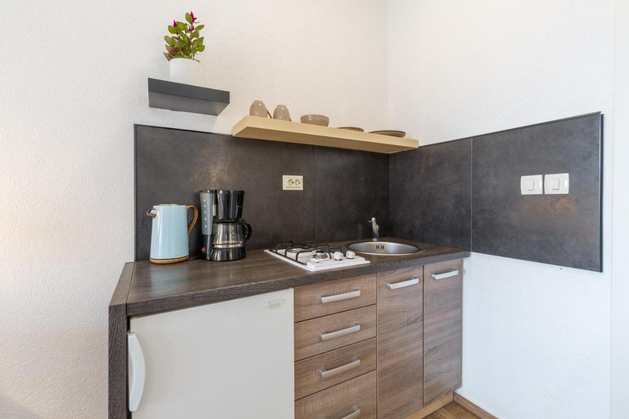 Apartments Zomzi Porec Exterior photo